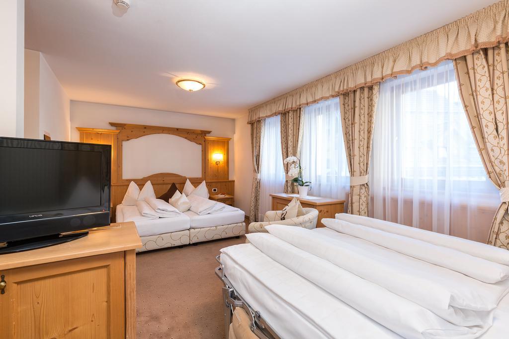 Hotel Bel Sit Corvara In Badia Εξωτερικό φωτογραφία
